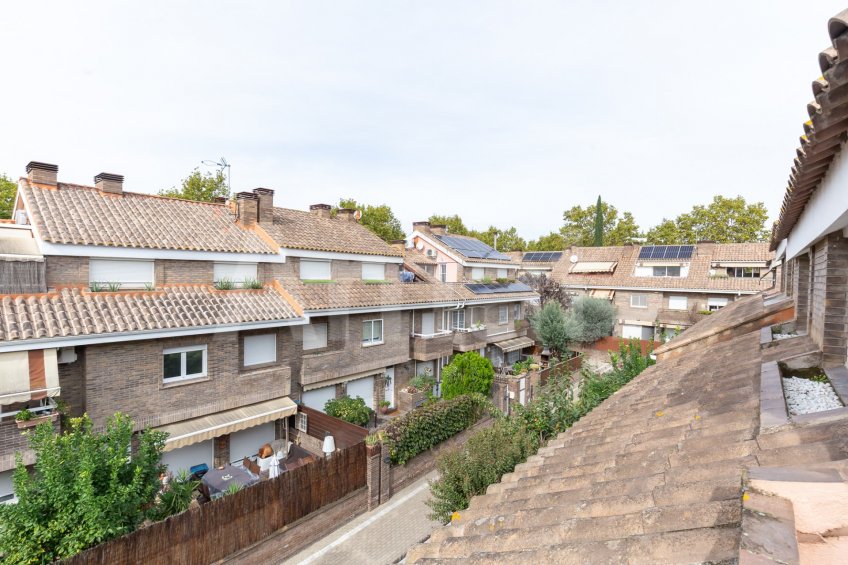 Casa adossada, amb fantàstica zona comunitària -33