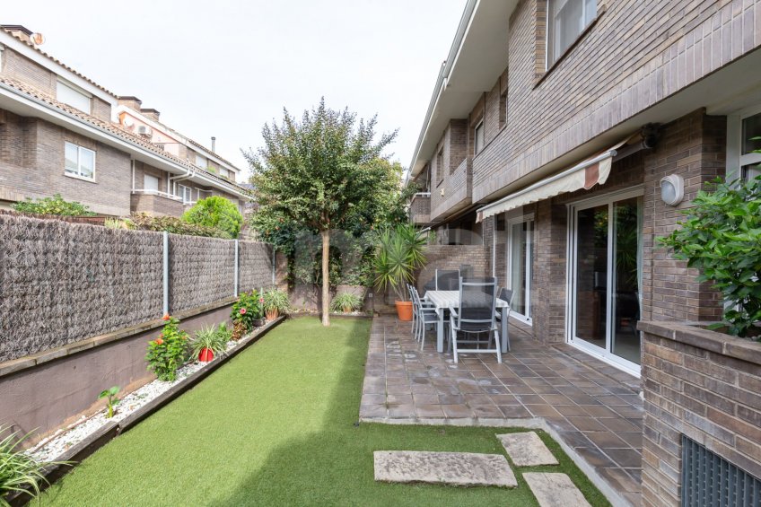 Casa adossada, amb fantàstica zona comunitària -37