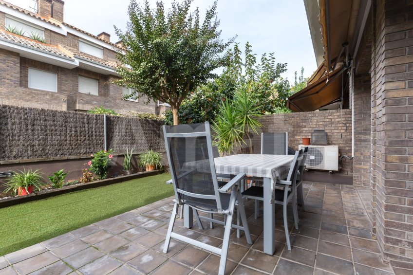 Casa adossada, amb fantàstica zona comunitària -39