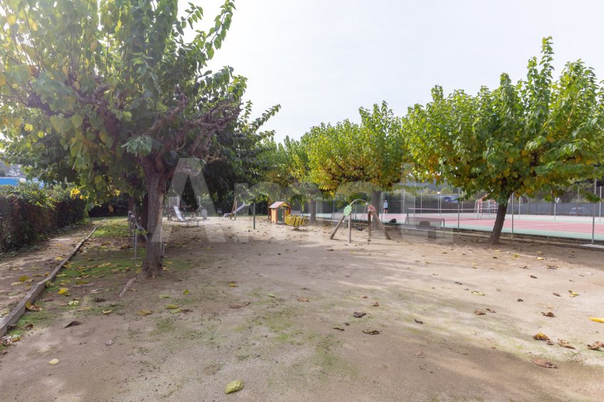 Casa adossada, amb fantàstica zona comunitària -44