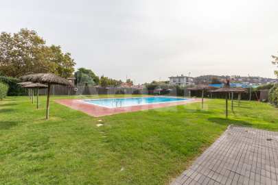Casa adossada, amb fantàstica zona comunitària -2