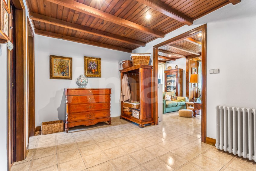 Elegante casa de estilo clásico en Sant Cugat -13