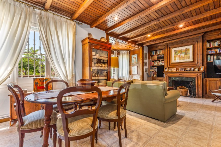 Elegante casa de estilo clásico en Sant Cugat -15
