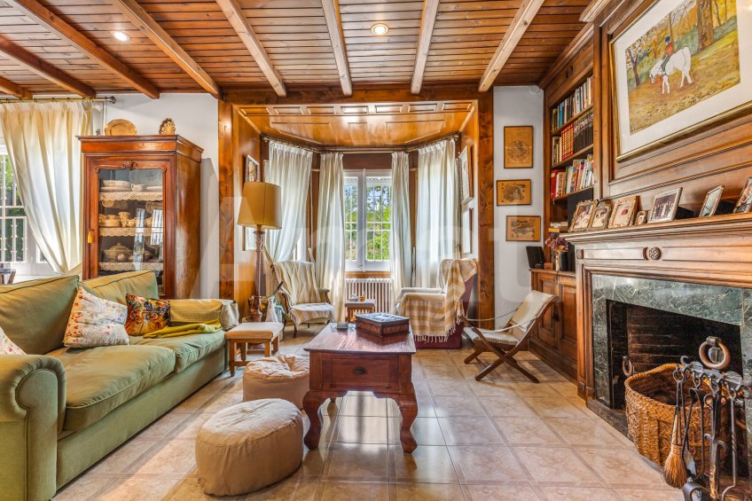 Elegante casa de estilo clásico en Sant Cugat -17