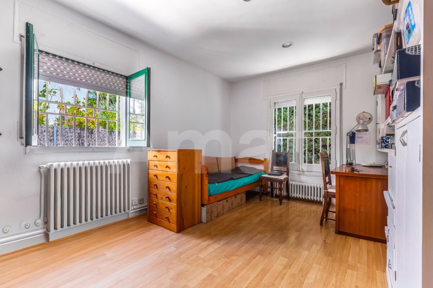 Elegante casa de estilo clásico en Sant Cugat -33