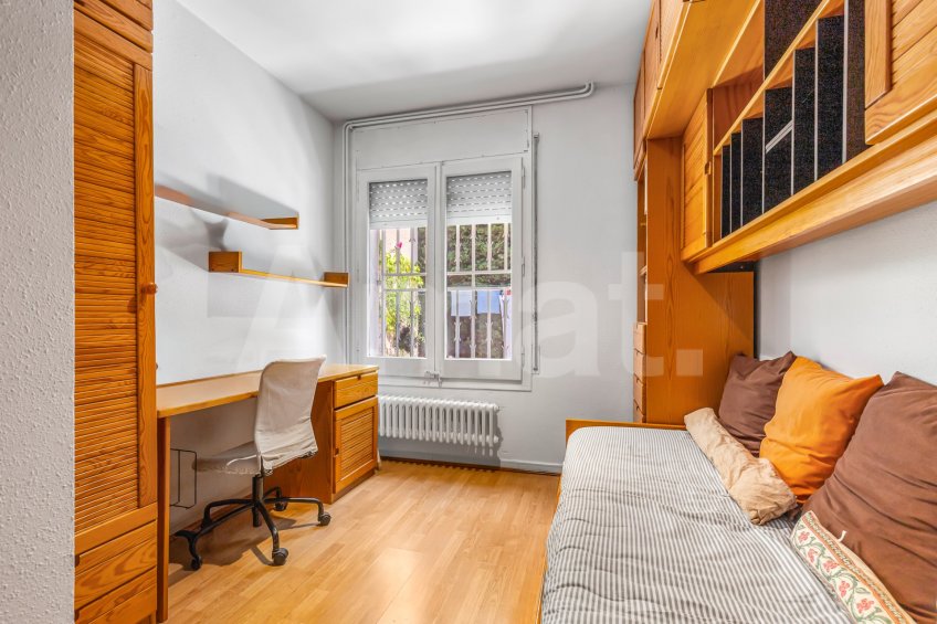 Elegante casa de estilo clásico en Sant Cugat -35