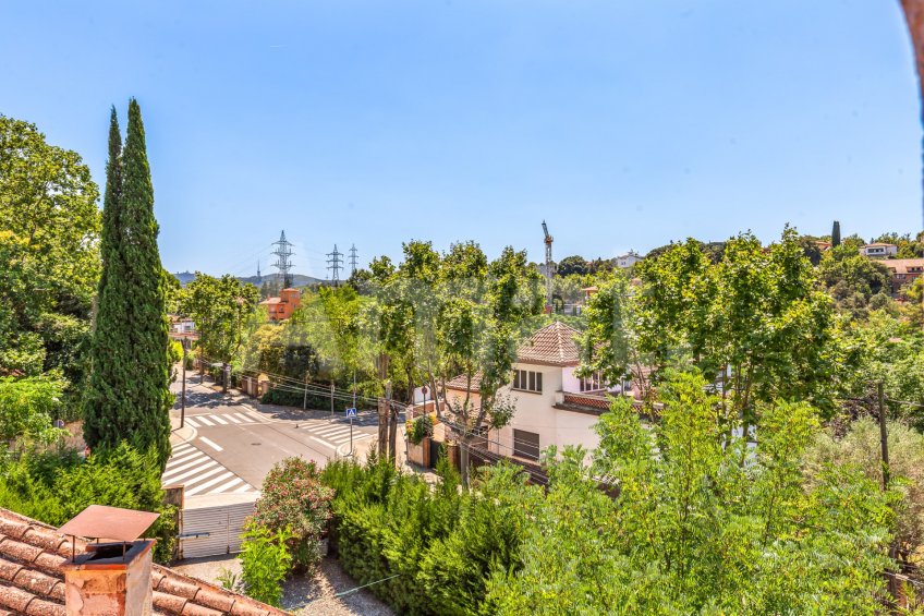 Elegante casa de estilo clásico en Sant Cugat -44