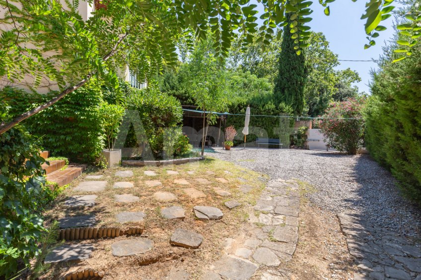 Elegante casa de estilo clásico en Sant Cugat -9