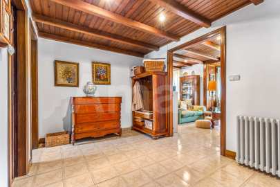Elegante casa de estilo clásico en Sant Cugat -13