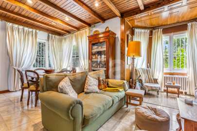 Elegante casa de estilo clásico en Sant Cugat -20