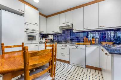Elegante casa de estilo clásico en Sant Cugat -22