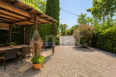 Elegante casa de estilo clásico en Sant Cugat -25