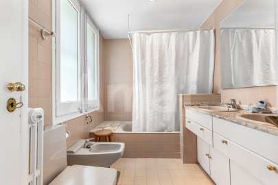 Elegante casa de estilo clásico en Sant Cugat -30
