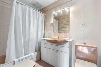 Elegante casa de estilo clásico en Sant Cugat -32