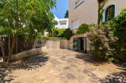 Elegante casa de estilo clásico en Sant Cugat -45