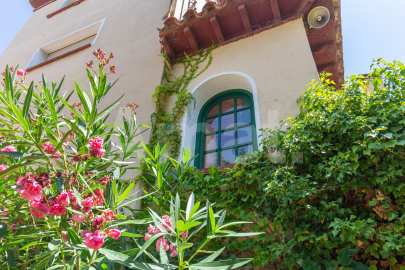 Elegante casa de estilo clásico en Sant Cugat -8