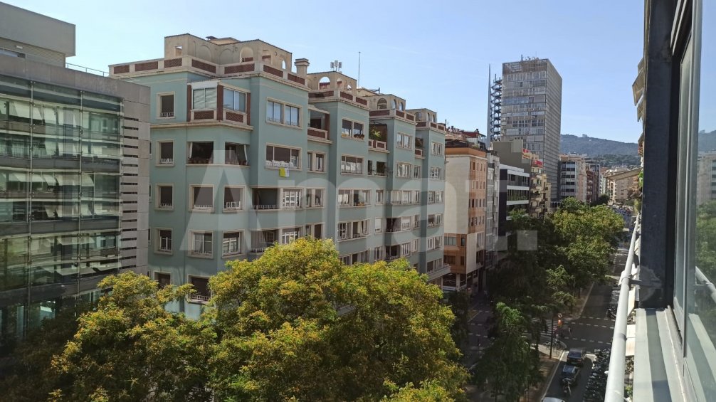 ¡Oficina reformada en zona privilegiada! -11