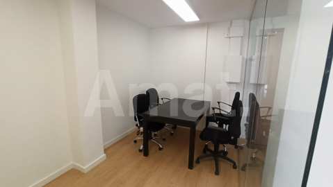 ¡Oficina reformada en zona privilegiada! -4