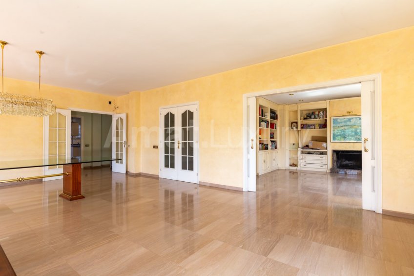 Spectacular villa with pool and squash, next to the Golf -12
