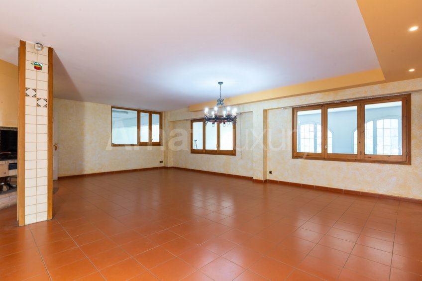 Spectacular villa with pool and squash, next to the Golf -39