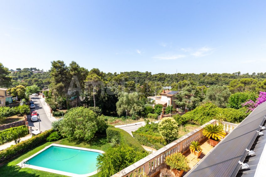 Spectacular villa with pool and squash, next to the Golf -51