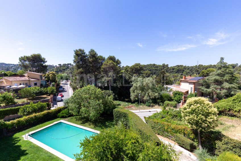 Spectacular villa with pool and squash, next to the Golf -56