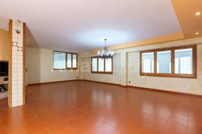 Spectacular villa with pool and squash, next to the Golf -39