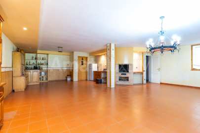 Spectacular villa with pool and squash, next to the Golf -40