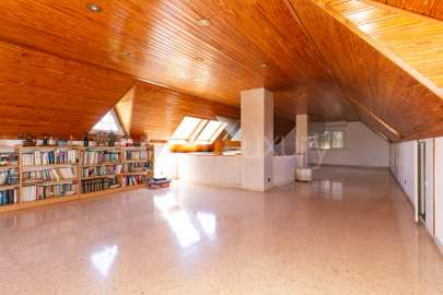 Spectacular villa with pool and squash, next to the Golf -43