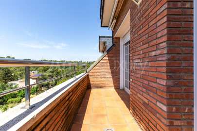 Spectacular villa with pool and squash, next to the Golf -49