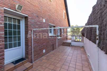 Spectacular villa with pool and squash, next to the Golf -60