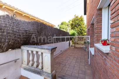 Spectacular villa with pool and squash, next to the Golf -61