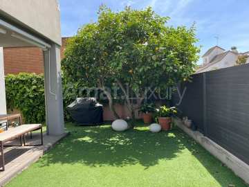 unique property in the center of Sant Just Desvern -5