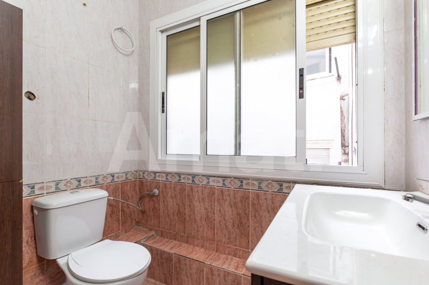 Amplio y luminoso piso en venta en Rubí -25