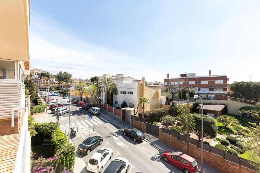 AMPLITUDE, GOOD LOCATION AND COMMUNITY AREA WITH SWIMMING POOL -12