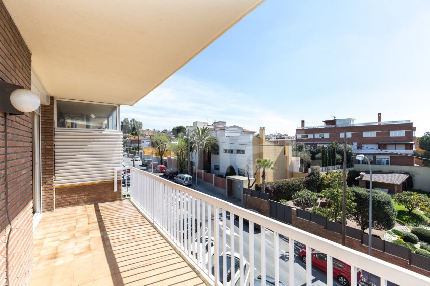 AMPLITUDE, GOOD LOCATION AND COMMUNITY AREA WITH SWIMMING POOL -3