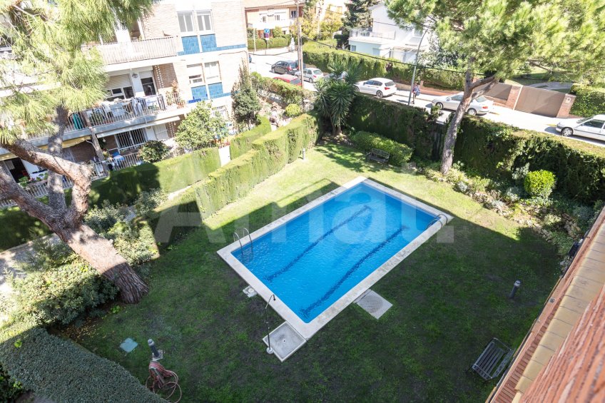 AMPLITUDE, GOOD LOCATION AND COMMUNITY AREA WITH SWIMMING POOL -31