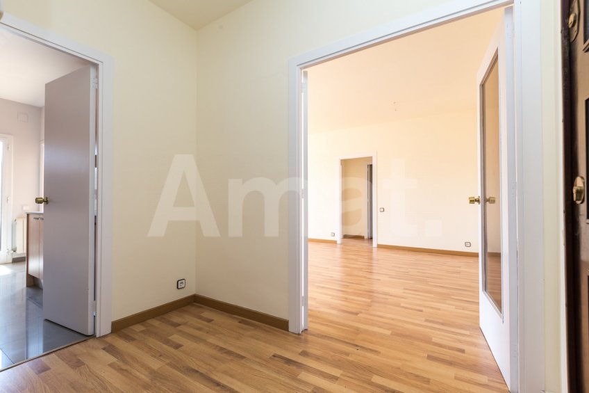 AMPLITUDE, GOOD LOCATION AND COMMUNITY AREA WITH SWIMMING POOL -6