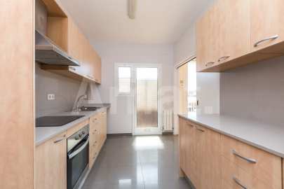 AMPLITUDE, GOOD LOCATION AND COMMUNITY AREA WITH SWIMMING POOL -4