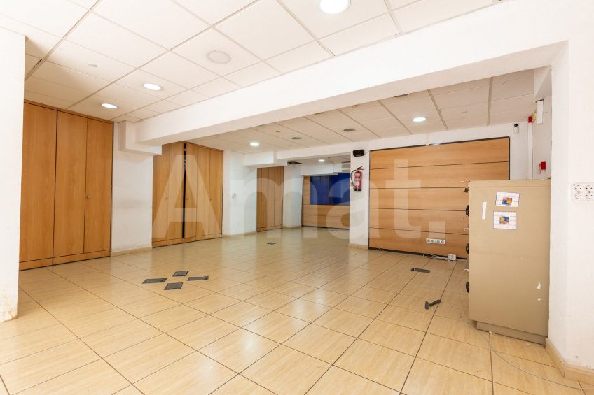 Large duplex commercial premises on Travessera de Dalt
 -15
