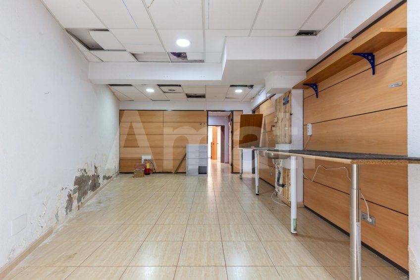 Large duplex commercial premises on Travessera de Dalt
 -28