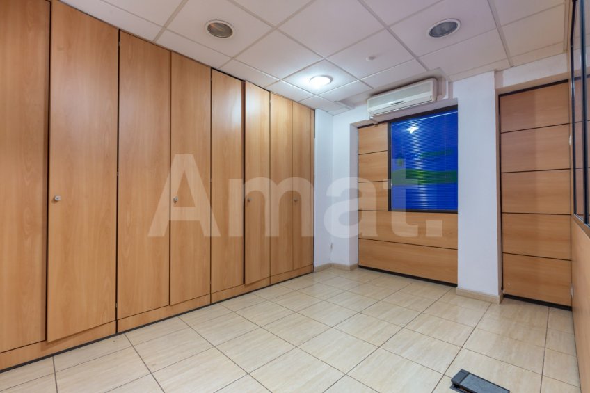 Large duplex commercial premises on Travessera de Dalt
 -33