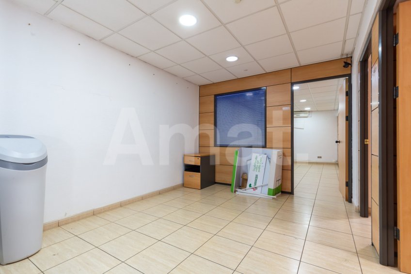 Large duplex commercial premises on Travessera de Dalt
 -37