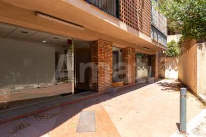 Large duplex commercial premises on Travessera de Dalt
 -11