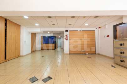 Large duplex commercial premises on Travessera de Dalt
 -16