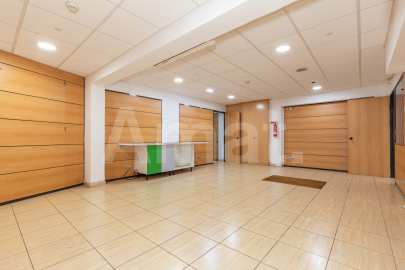 Large duplex commercial premises on Travessera de Dalt
 -31