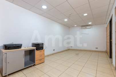 Large duplex commercial premises on Travessera de Dalt
 -40