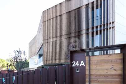 Casa cantonera seminova i de disseny, a Collserola -2