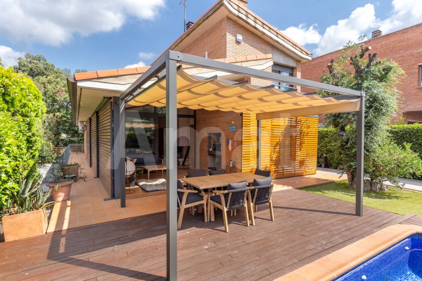 Atractiva casa con piscina, en Els Gorgs de Franqueses -32