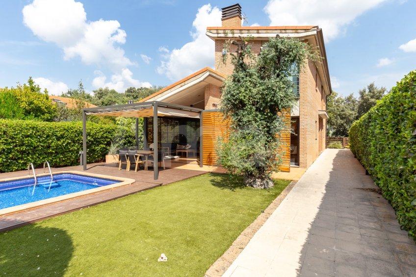 Atractiva casa con piscina, en Els Gorgs de Franqueses -43